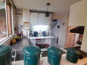 ¡OPORTUNIDAD! APARTAMENTO DÚPLEX EN EL POBLADO – MEDELLÍN