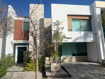 Casa en Venta en Coto San Nicolás Aguascalientes (HELEN)