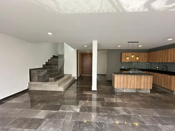 Casa en venta en Parque Veracruz, Lomas de Angelopolis, Puebla.