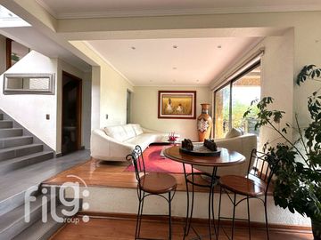 VENDO CÓMODA Y AMPLIA CASA EN LA REINA