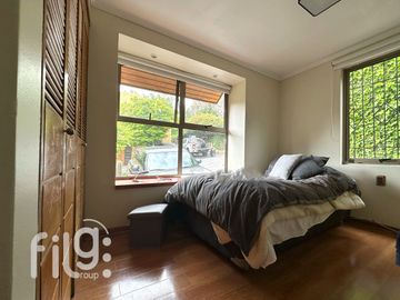 VENDO CÓMODA Y AMPLIA CASA EN LA REINA