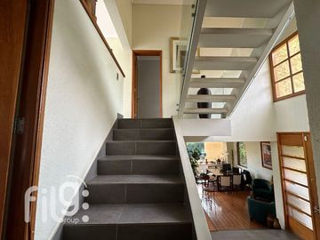 VENDO CÓMODA Y AMPLIA CASA EN LA REINA
