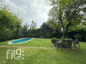 VENDO CÓMODA Y AMPLIA CASA EN LA REINA