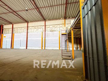 Venta De Local Comercial En Av Agenlica Gamarra 6,475M2 En Los Olivos