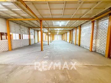 Venta De Local Comercial En Av Agenlica Gamarra 6,475M2 En Los Olivos