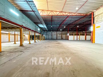 Venta De Local Comercial En Av Agenlica Gamarra 6,475M2 En Los Olivos
