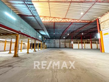 Venta De Local Comercial En Av Agenlica Gamarra 6,475M2 En Los Olivos