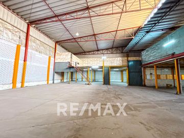 Venta De Local Comercial En Av Agenlica Gamarra 6,475M2 En Los Olivos