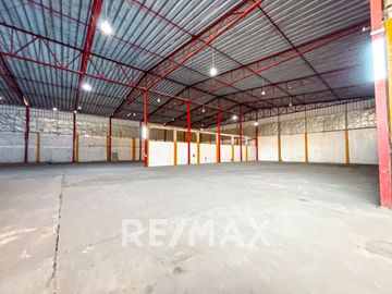 Venta De Local Comercial En Av Agenlica Gamarra 6,475M2 En Los Olivos