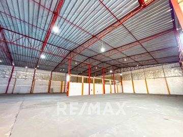Venta De Local Comercial En Av Agenlica Gamarra 6,475M2 En Los Olivos