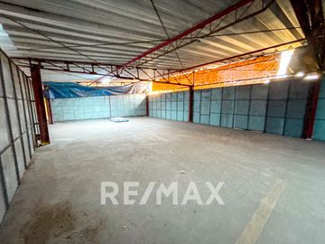 Venta De Local Comercial En Av Agenlica Gamarra 6,475M2 En Los Olivos