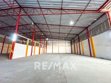 Venta De Local Comercial En Av Agenlica Gamarra 6,475M2 En Los Olivos