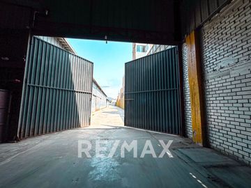 Venta De Local Comercial En Av Agenlica Gamarra 6,475M2 En Los Olivos