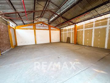 Venta De Local Comercial En Av Agenlica Gamarra 6,475M2 En Los Olivos