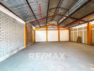 Venta De Local Comercial En Av Agenlica Gamarra 6,475M2 En Los Olivos