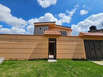 ¡Casa en Venta en Zinacantepec, Estado de México! A solo 5 minutos de Hacienda Barbabosa!