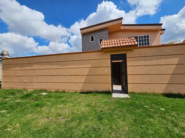 ¡Casa en Venta en Zinacantepec, Estado de México! A solo 5 minutos de Hacienda Barbabosa!