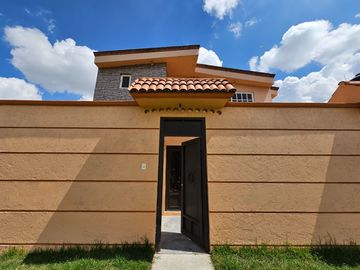 ¡Casa en Venta en Zinacantepec, Estado de México! A solo 5 minutos de Hacienda Barbabosa!