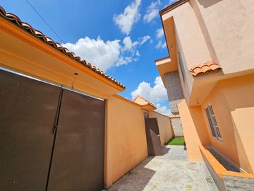 ¡Casa en Venta en Zinacantepec, Estado de México! A solo 5 minutos de Hacienda Barbabosa!
