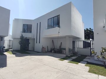 VENTA CASA Nueva de 4 Recámaras ACABADOS DE LUJO en Las Fuentes Te Espera