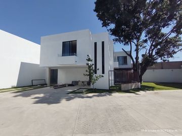 VENTA CASA Nueva de 4 Recámaras ACABADOS DE LUJO en Las Fuentes Te Espera