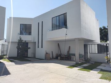 VENTA CASA Nueva de 4 Recámaras ACABADOS DE LUJO en Las Fuentes Te Espera