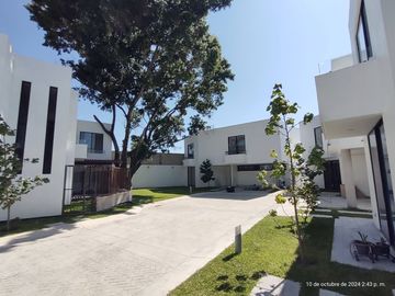 VENTA CASA Nueva de 4 Recámaras ACABADOS DE LUJO en Las Fuentes Te Espera