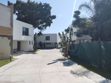 VENTA CASA Nueva de 4 Recámaras ACABADOS DE LUJO en Las Fuentes Te Espera