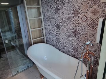For Sale: 2BR Cor. Unit in 8 Forbes Town Road Condominium, Burgos Circle BGC, P28.9M