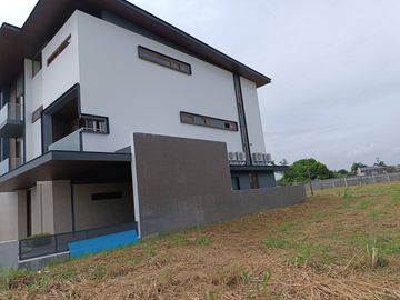 For Sale: 3-Sty House & Lot in Alabang West Subd., Las Pinas, P89.5M