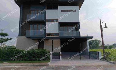 For Sale: 3-Sty House & Lot in Alabang West Subd., Las Pinas, P89.5M