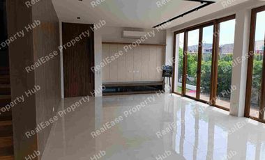 For Sale: 3-Sty House & Lot in Alabang West Subd., Las Pinas, P89.5M