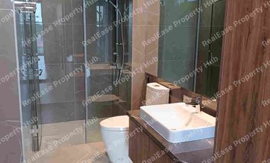For Sale: 3-Sty House & Lot in Alabang West Subd., Las Pinas, P89.5M