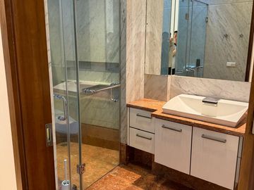 DIJUAL / SEWA RUMAH SIAP HUNI DI KOMPLEK ELIT VILLA HIJAU PONDOK INDAH JAKARTA SELATAN