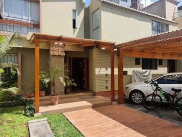 CASA EN VTA. URB. SAN IGNACIO DE MONTERRICO STGO DE SURCO