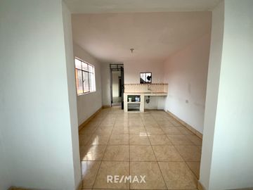 Venta Casa de 3 Pisos en Carabayllo, Sta. Isabel 283m2 de Construcción
