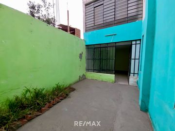 Venta Casa de 3 Pisos en Carabayllo, Sta. Isabel 283m2 de Construcción