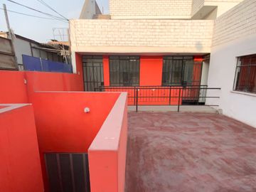 Venta Casa de 3 Pisos en Carabayllo, Sta. Isabel 283m2 de Construcción