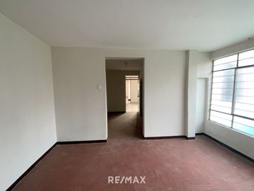 Venta Casa de 3 Pisos en Carabayllo, Sta. Isabel 283m2 de Construcción