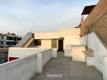 Venta Casa de 3 Pisos en Carabayllo, Sta. Isabel 283m2 de Construcción