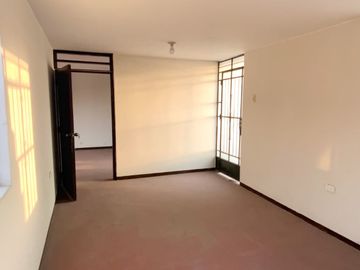 Venta Casa de 3 Pisos en Carabayllo, Sta. Isabel 283m2 de Construcción