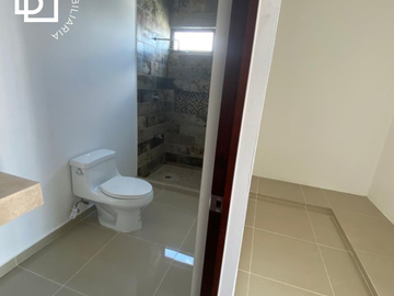 Casa en venta de 2 plantas con alberca lista entrega inmediata al Norte de Mérida