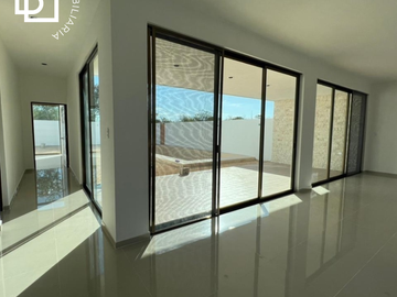 Casa en venta de 2 plantas con alberca lista entrega inmediata al Norte de Mérida
