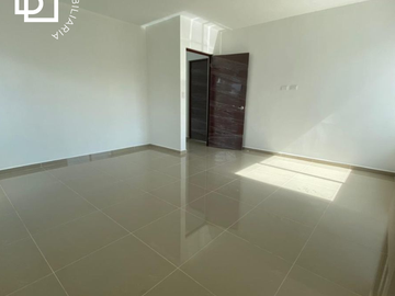 Casa en venta de 2 plantas con alberca lista entrega inmediata al Norte de Mérida