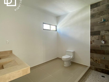 Casa en venta de 2 plantas con alberca lista entrega inmediata al Norte de Mérida