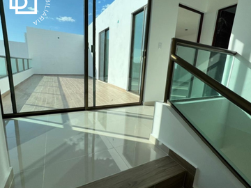Casa en venta de 2 plantas con alberca lista entrega inmediata al Norte de Mérida