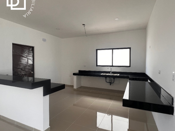 Casa en venta de 2 plantas con alberca lista entrega inmediata al Norte de Mérida