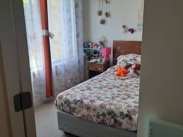 VENTA AMPLIA CASA, ENTORNO NATURAL ALTO MACUL