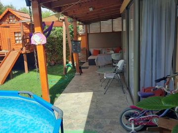 VENTA AMPLIA CASA, ENTORNO NATURAL ALTO MACUL