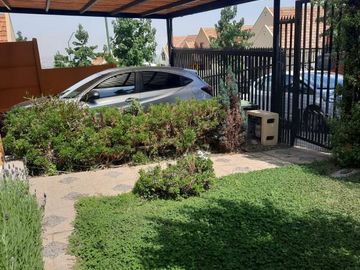 VENTA AMPLIA CASA, ENTORNO NATURAL ALTO MACUL